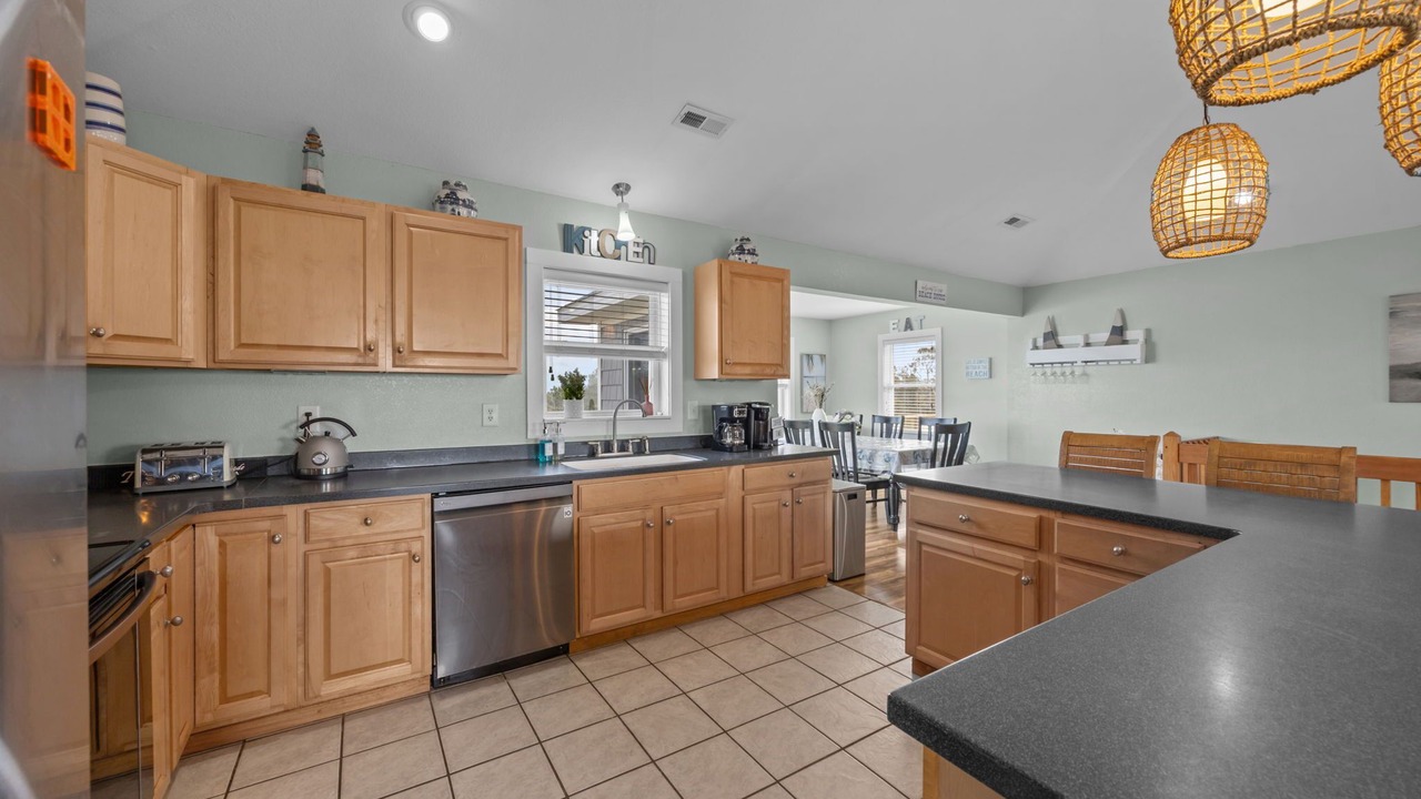 Photo of Kitchen in Wind Over Waves