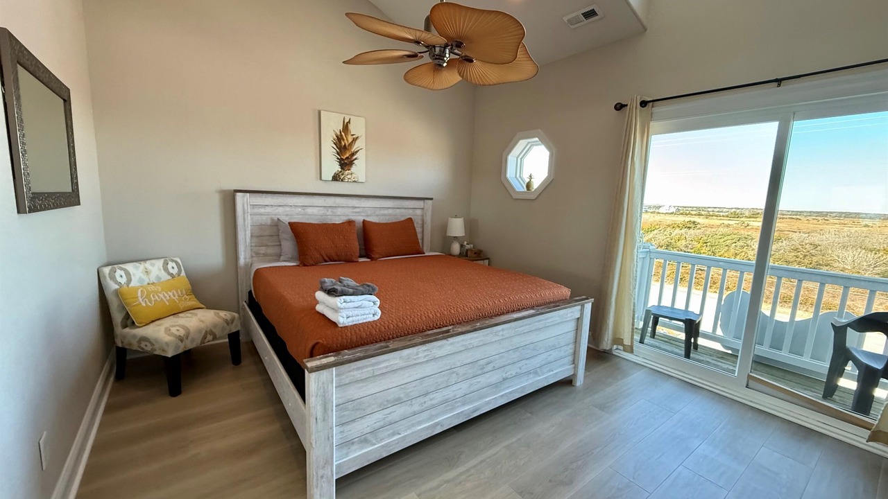 Photo of Bedroom in North Topsail Beach