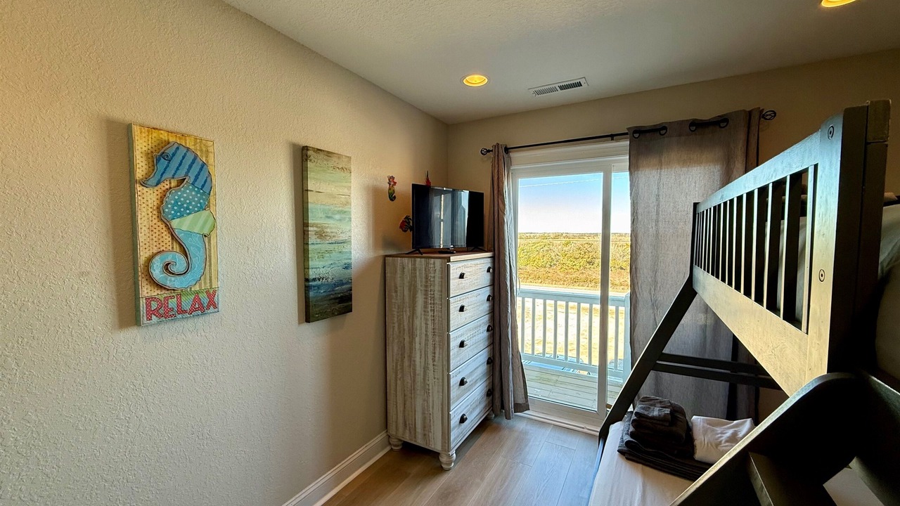 Photo of Bedroom in North Topsail Beach