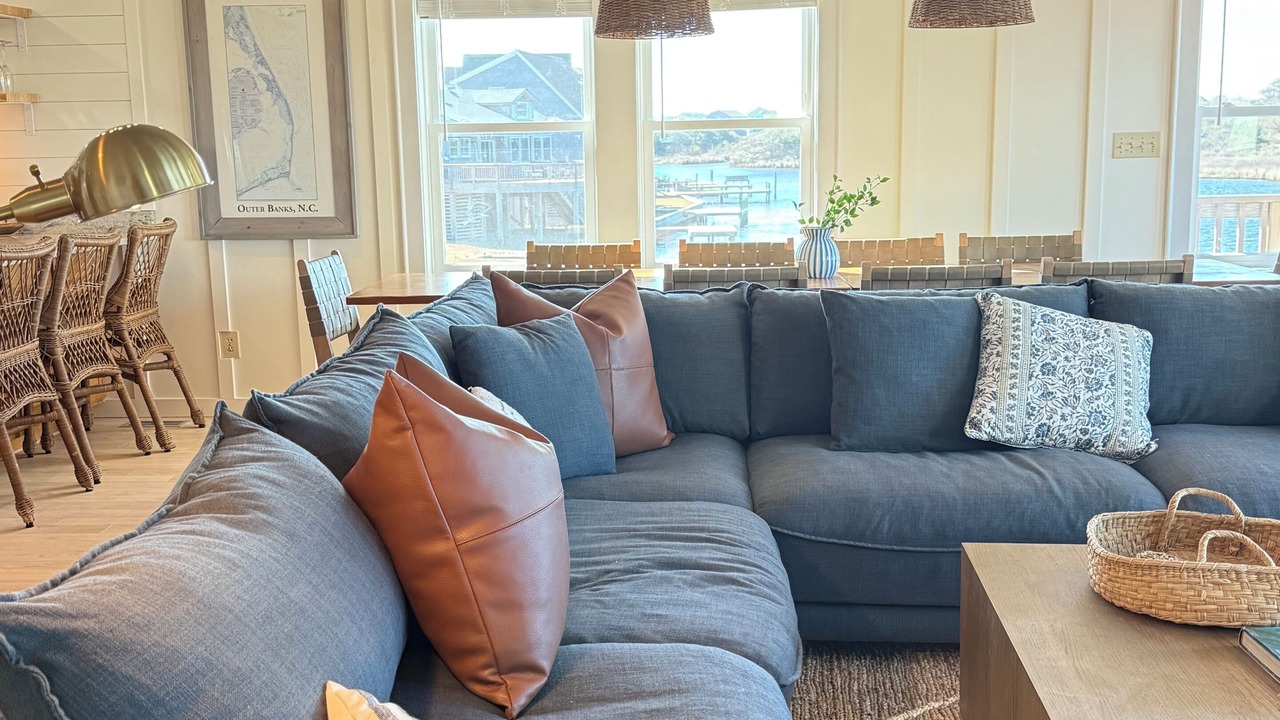 Photo of Livingroom in Avon
