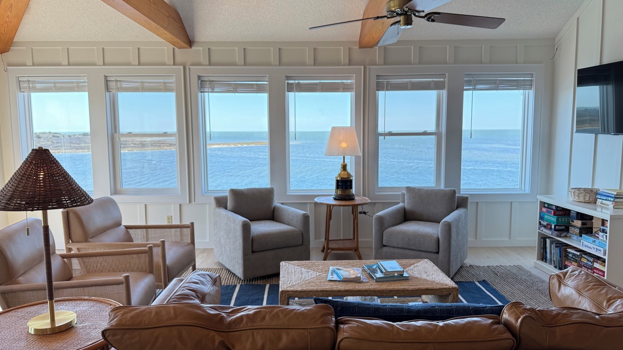 Photo of Livingroom in Avon
