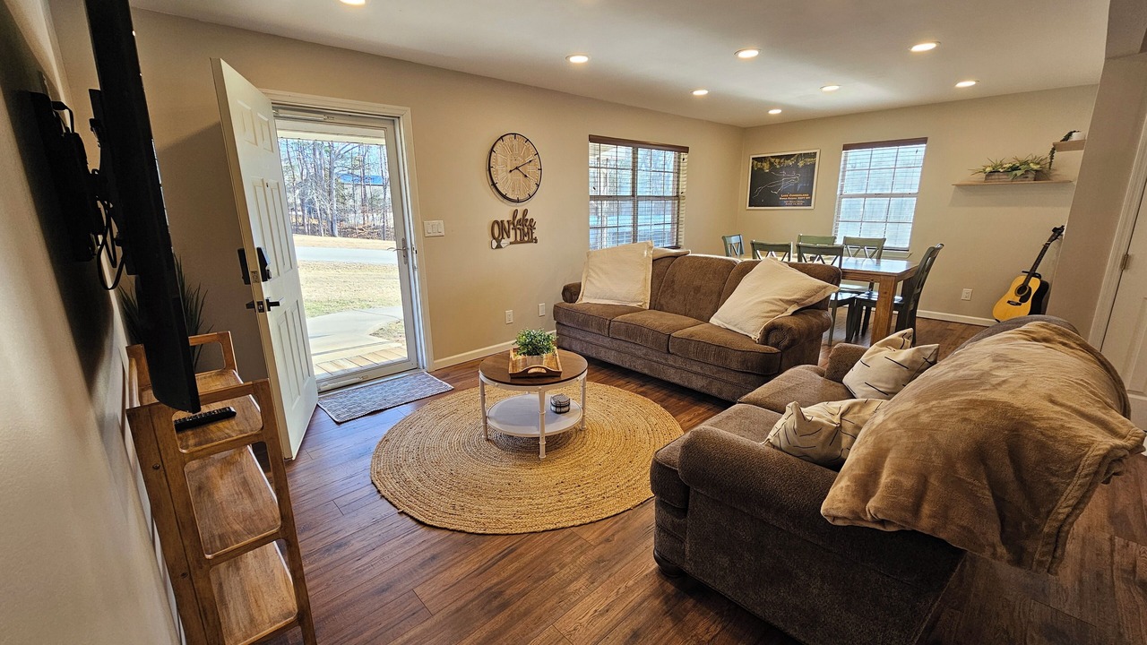 Photo of Livingroom in Monticello