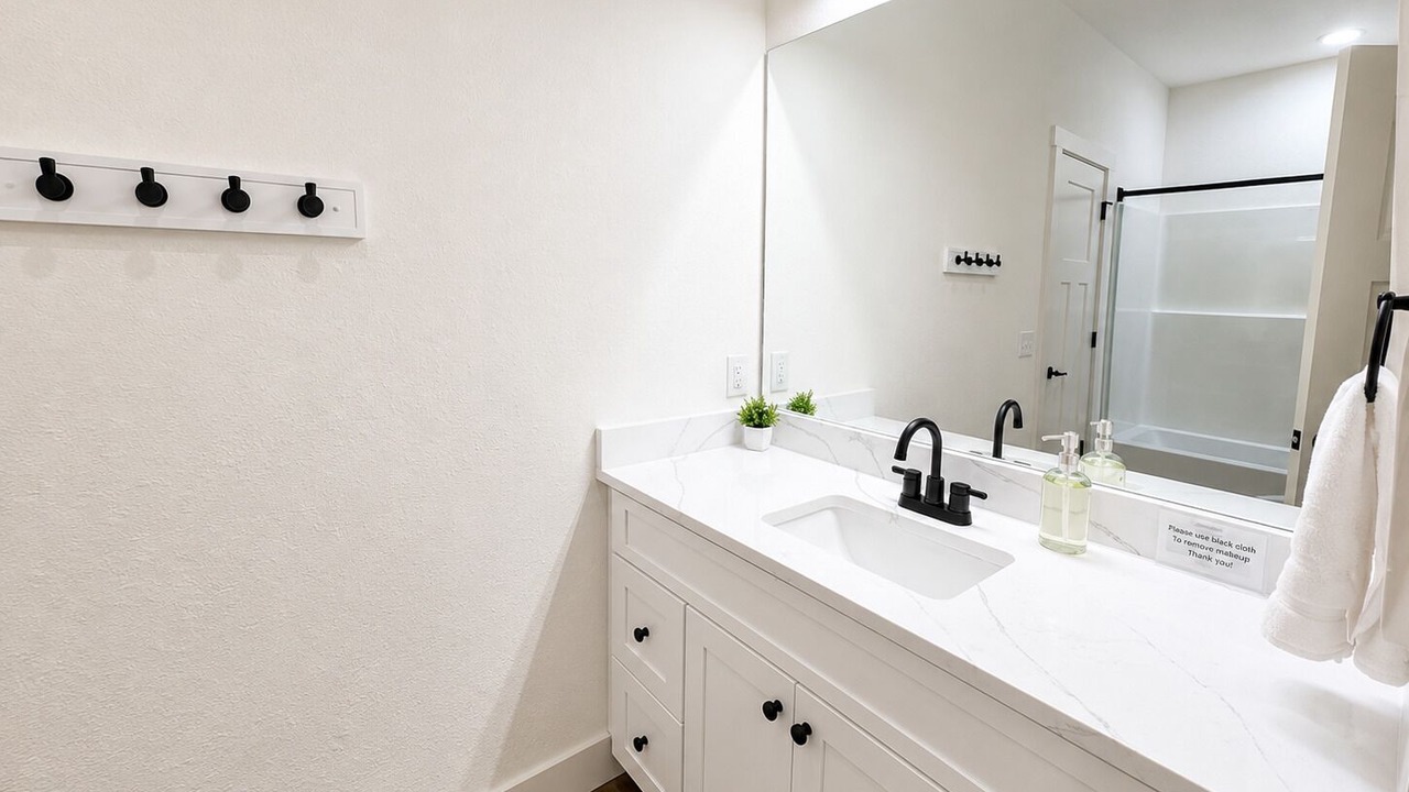 Photo of Bathroom in La Follette