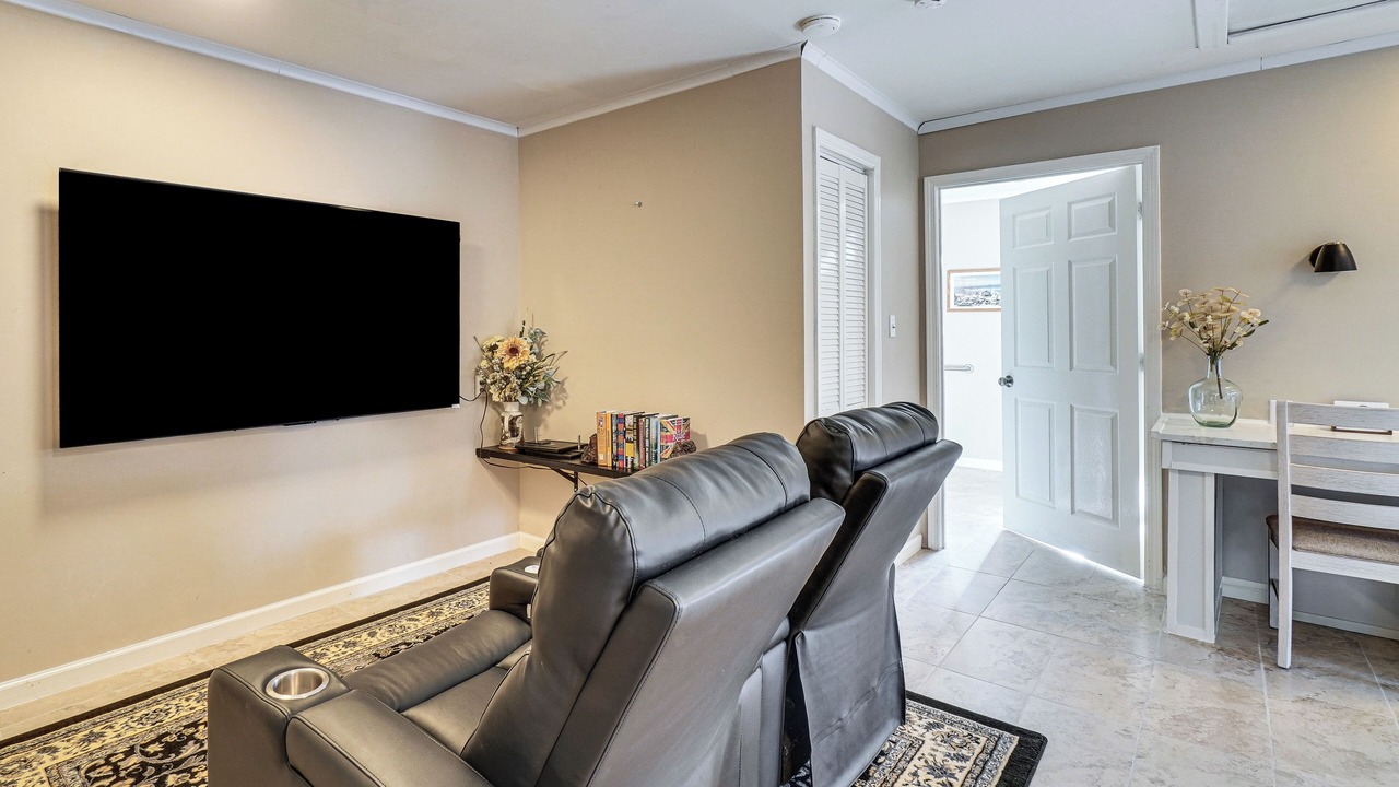 Photo of Bedroom in Ashley Oaks