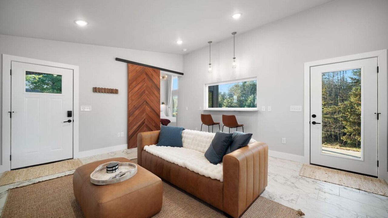 Photo of Livingroom in Jamestown