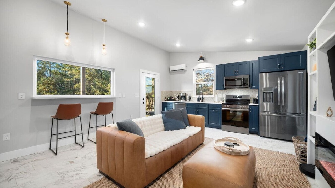 Photo of Livingroom in Jamestown