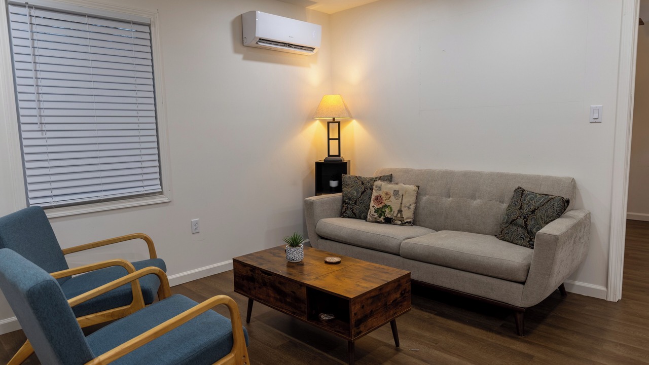 Photo of Livingroom in Jamestown