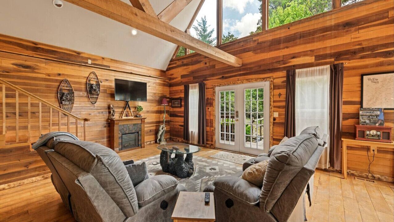 Photo of Livingroom in Maggie Valley