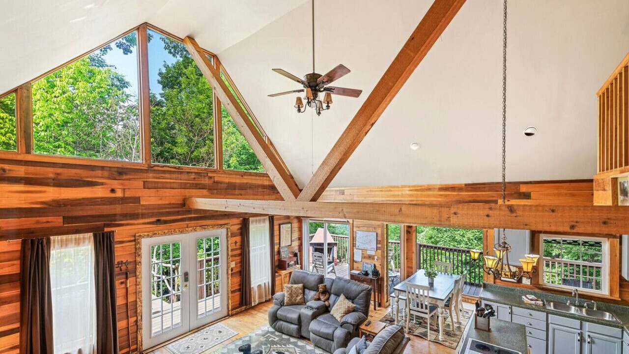 Photo of Livingroom in Maggie Valley