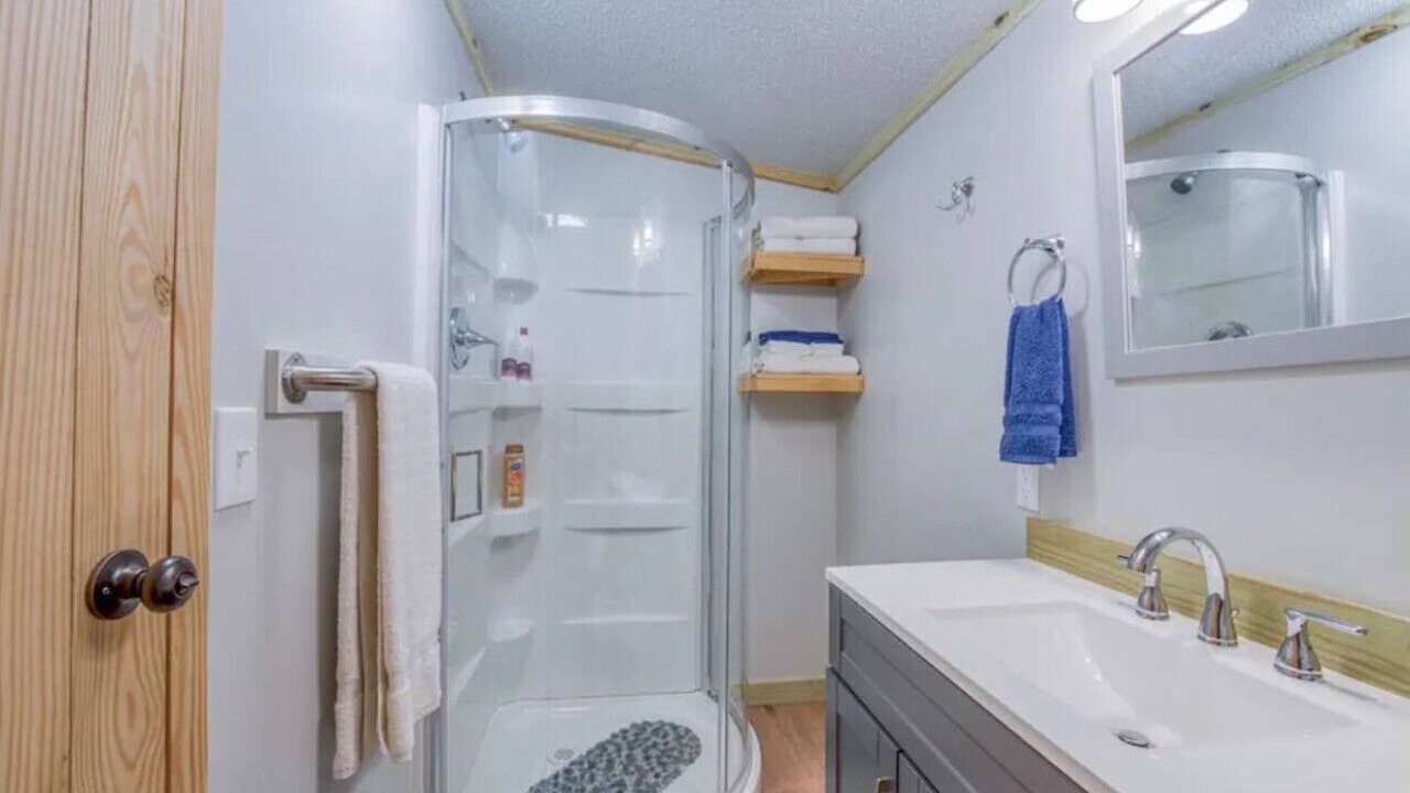 Photo of Bathroom in Arden