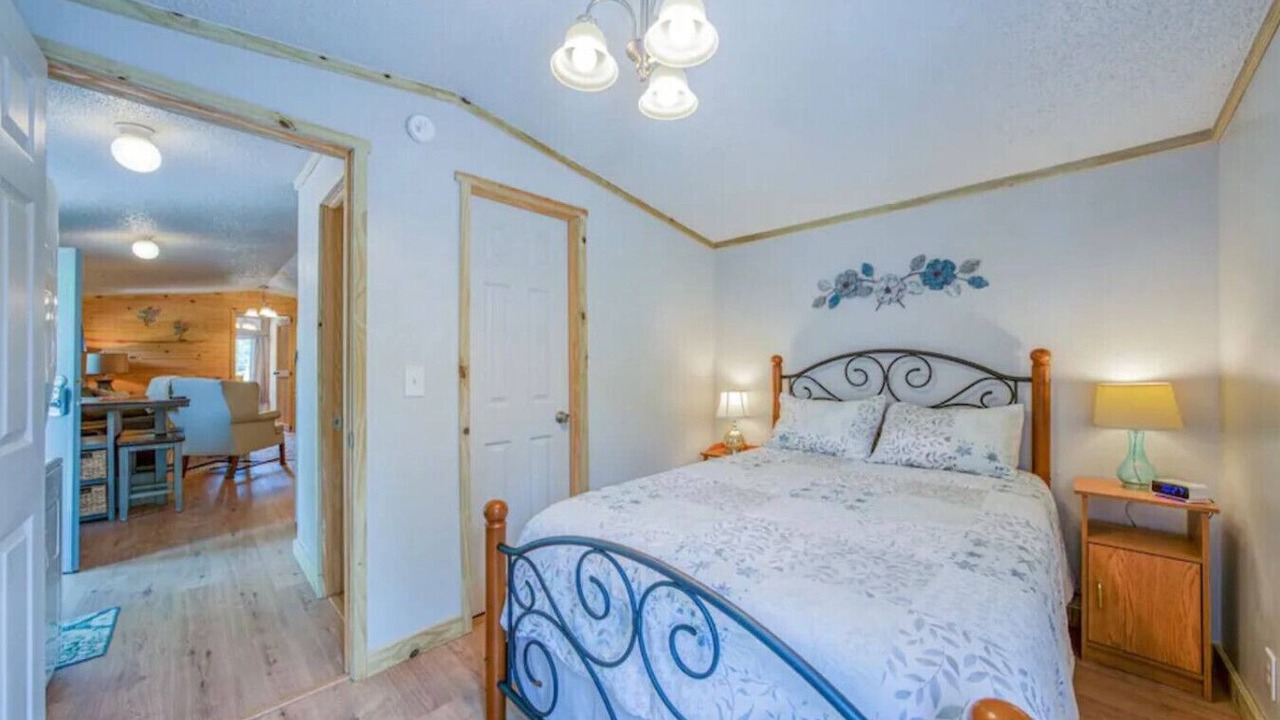 Photo of Bedroom in Arden