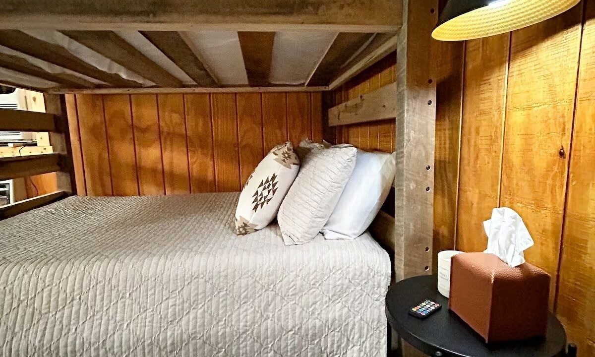Photo of Bedroom in Reynolds Station