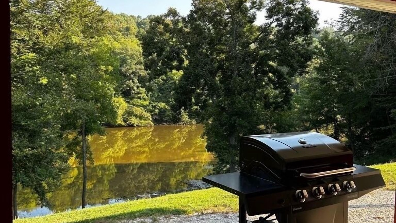 Photo of Outdoor in Reynolds Station