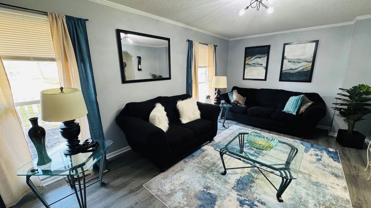 Photo of Livingroom in Jacksonville