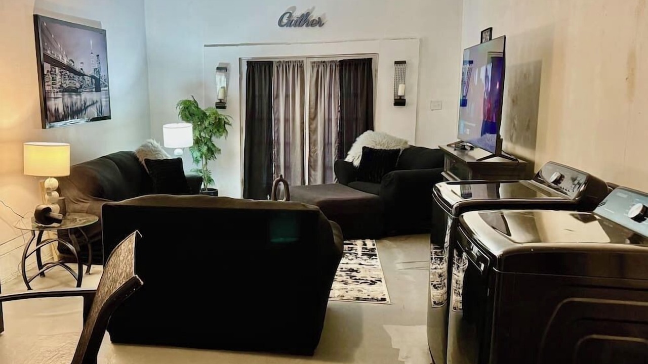 Photo of Livingroom in Jacksonville