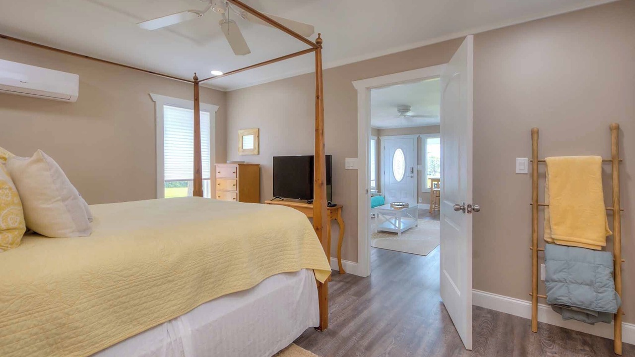 Photo of Bedroom in Supply