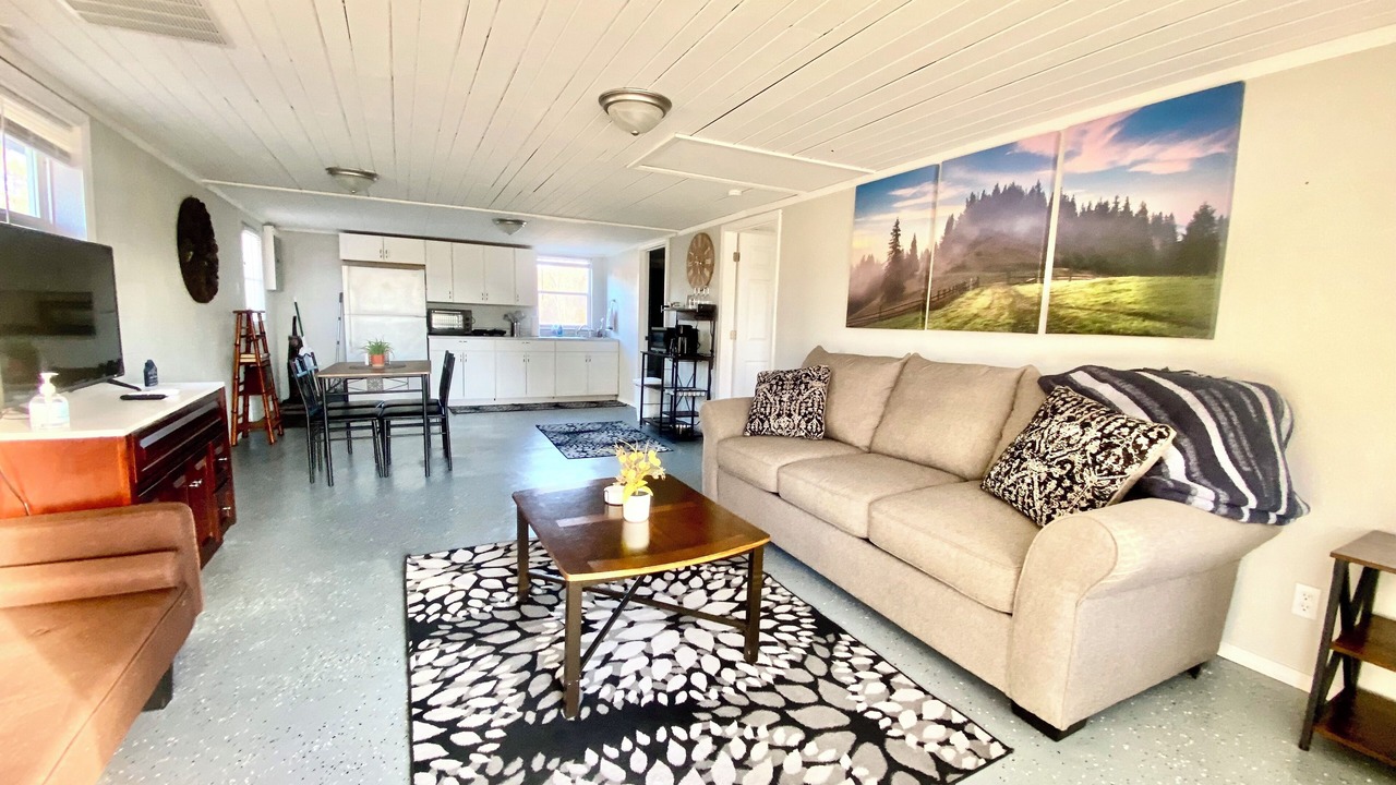 Photo of Livingroom in Benton