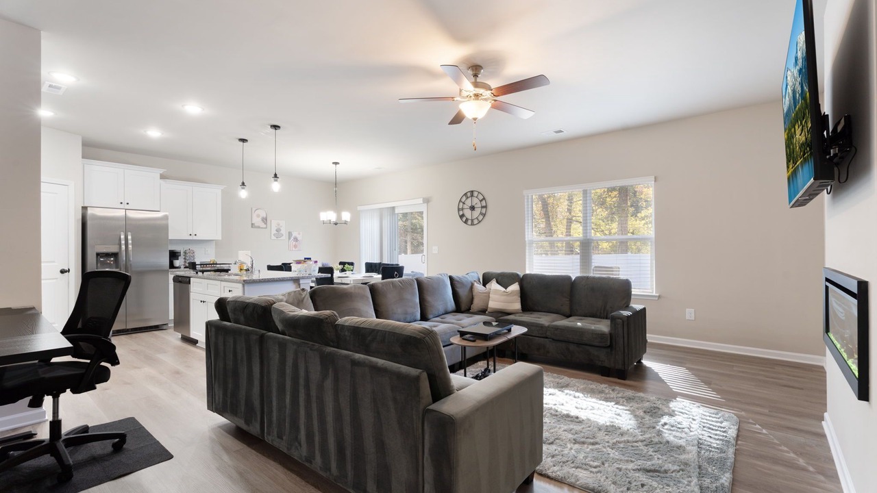 Photo of Livingroom in Harwood Lane