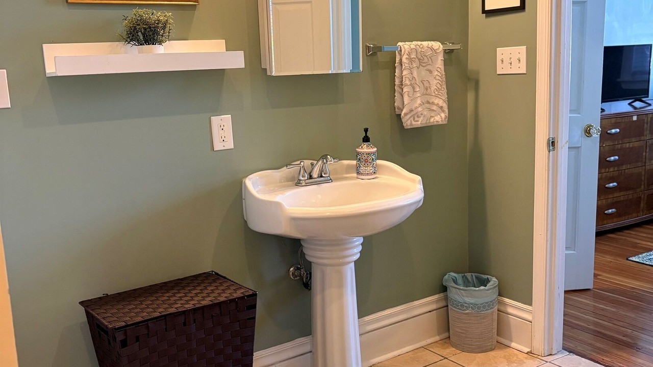 Photo of Bathroom in Mosby