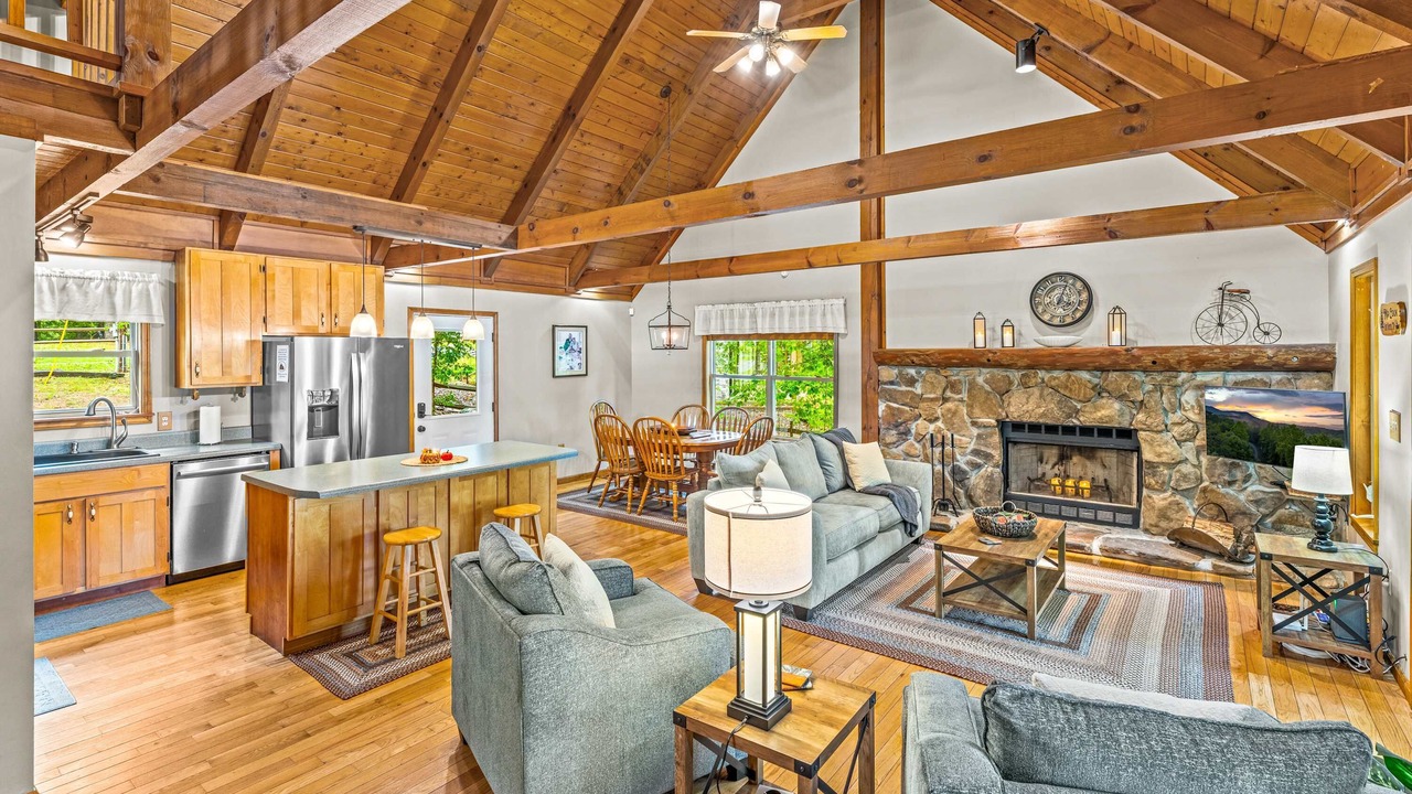 Photo of Livingroom in Sharps Chapel