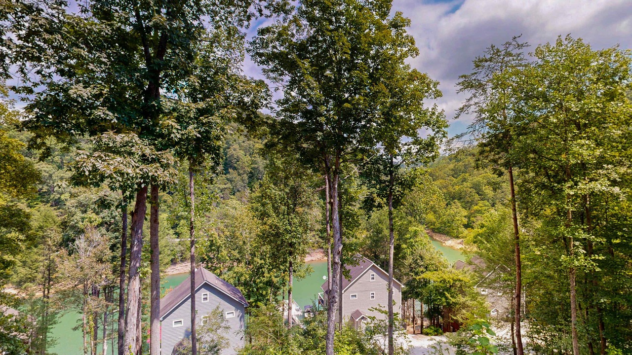 Photo of Others in Lakeside Estates
