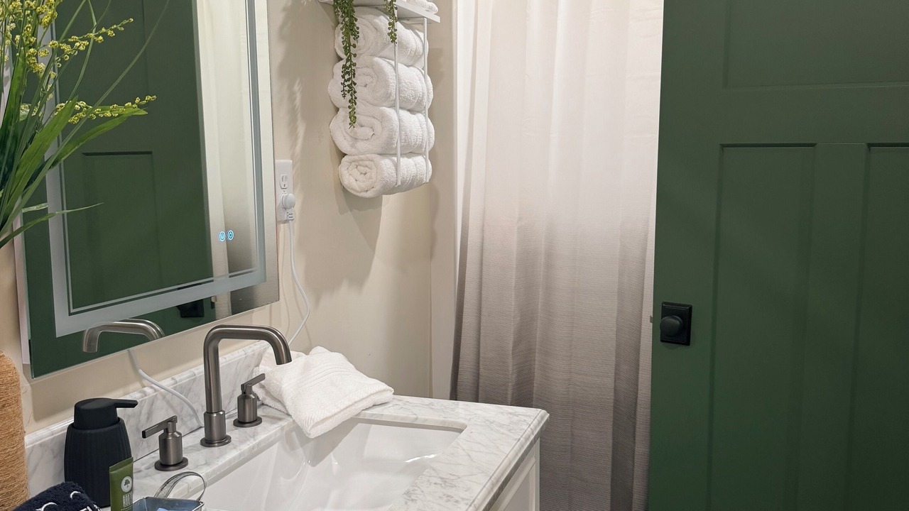 Photo of Bathroom in Leitchfield