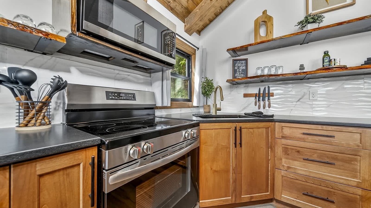 Photo of Kitchen in Saluda