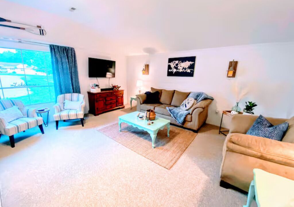 Photo of Livingroom in Monticello