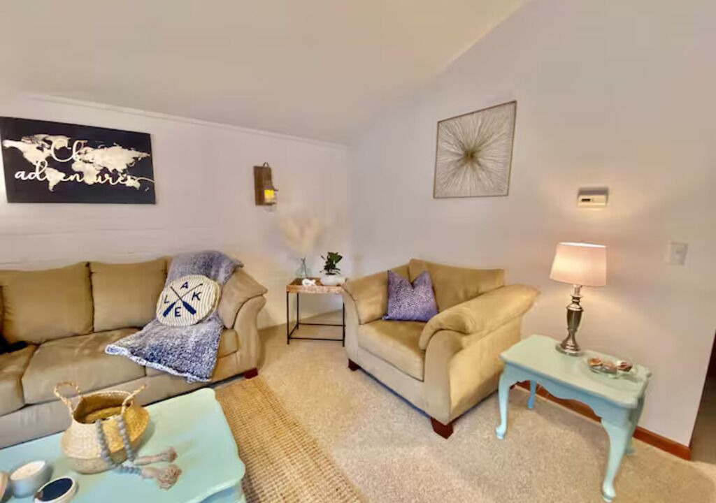 Photo of Livingroom in Monticello