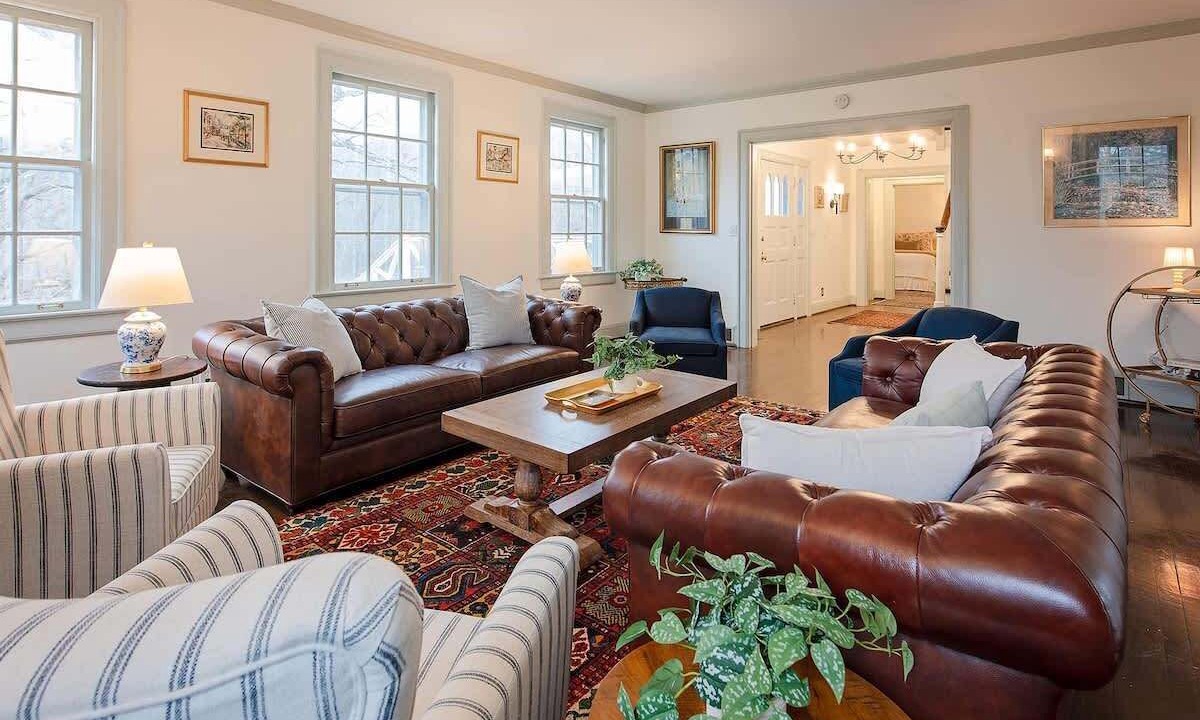 Photo of Livingroom in Lookout Valley Neighborhood Association