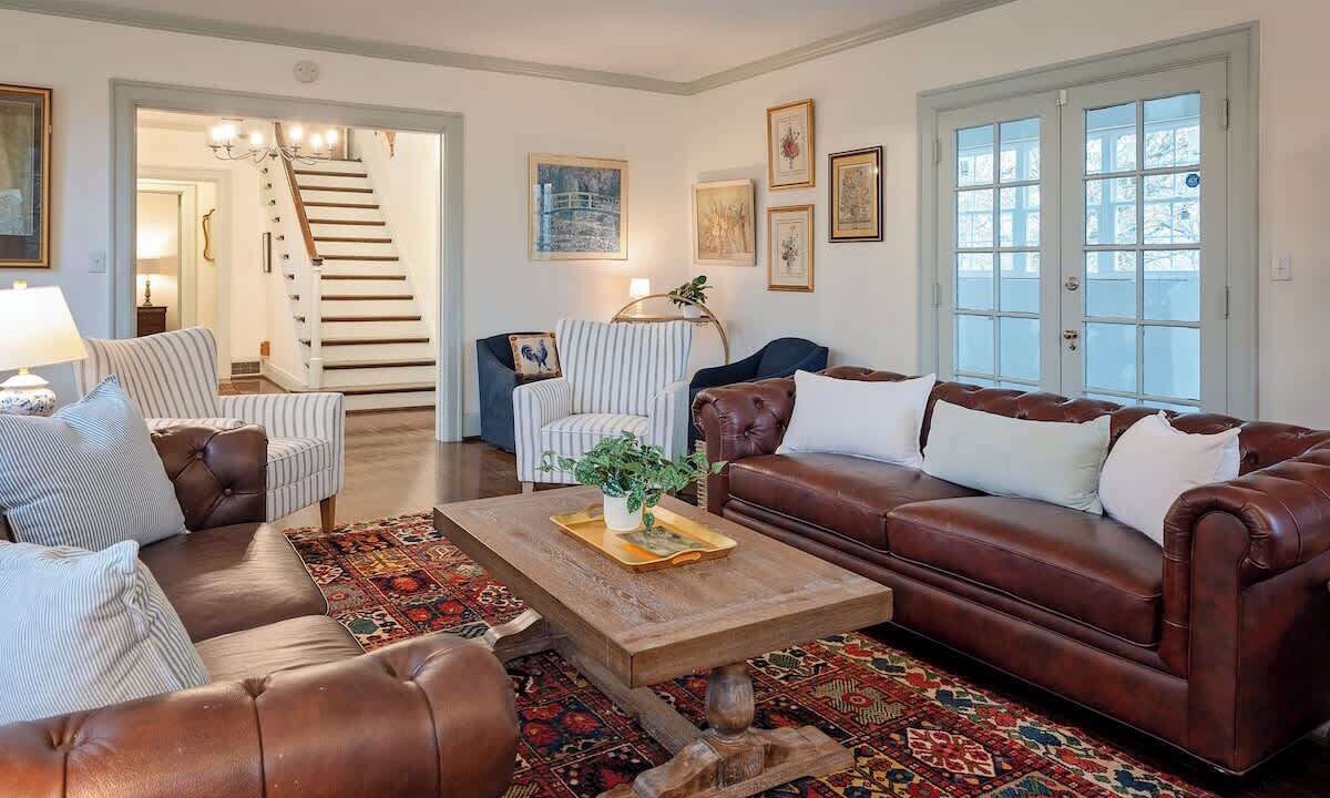 Photo of Livingroom in Lookout Valley Neighborhood Association