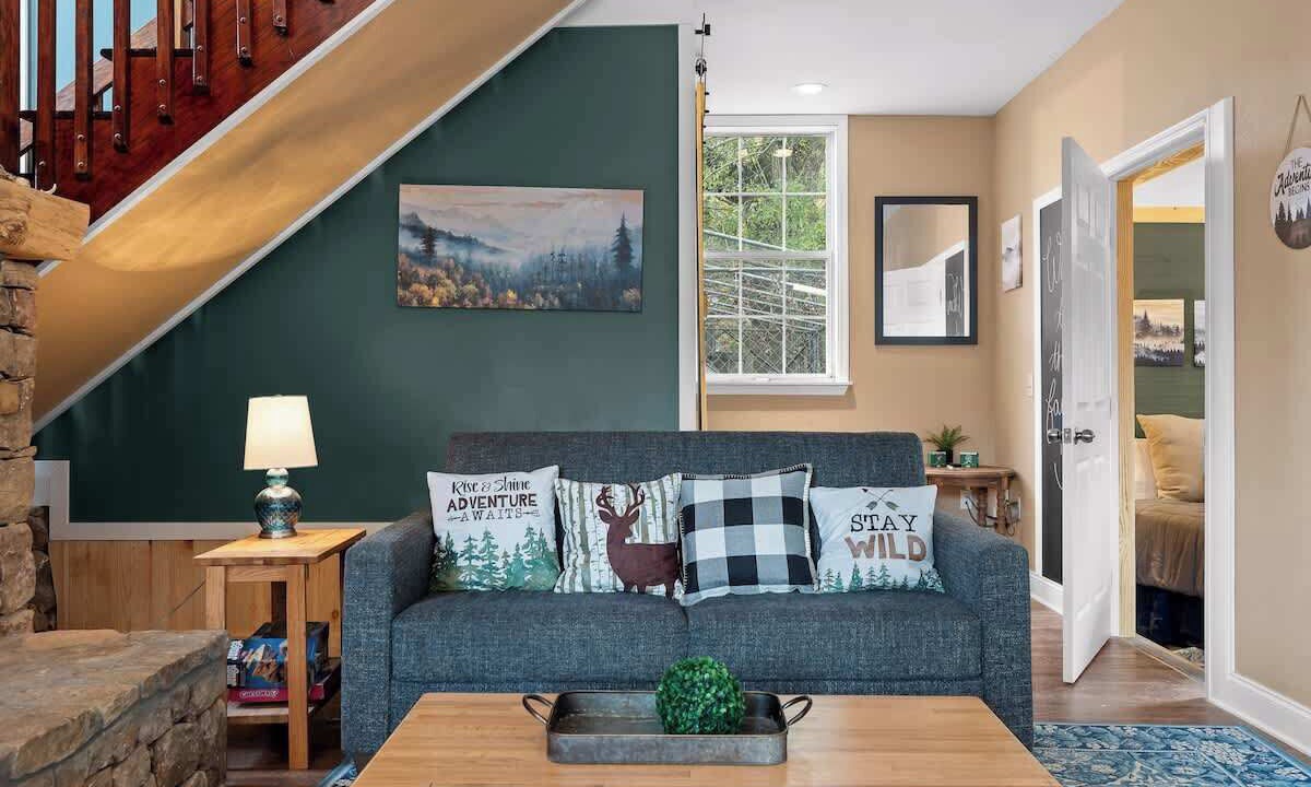 Photo of Livingroom in Lookout Valley Neighborhood Association