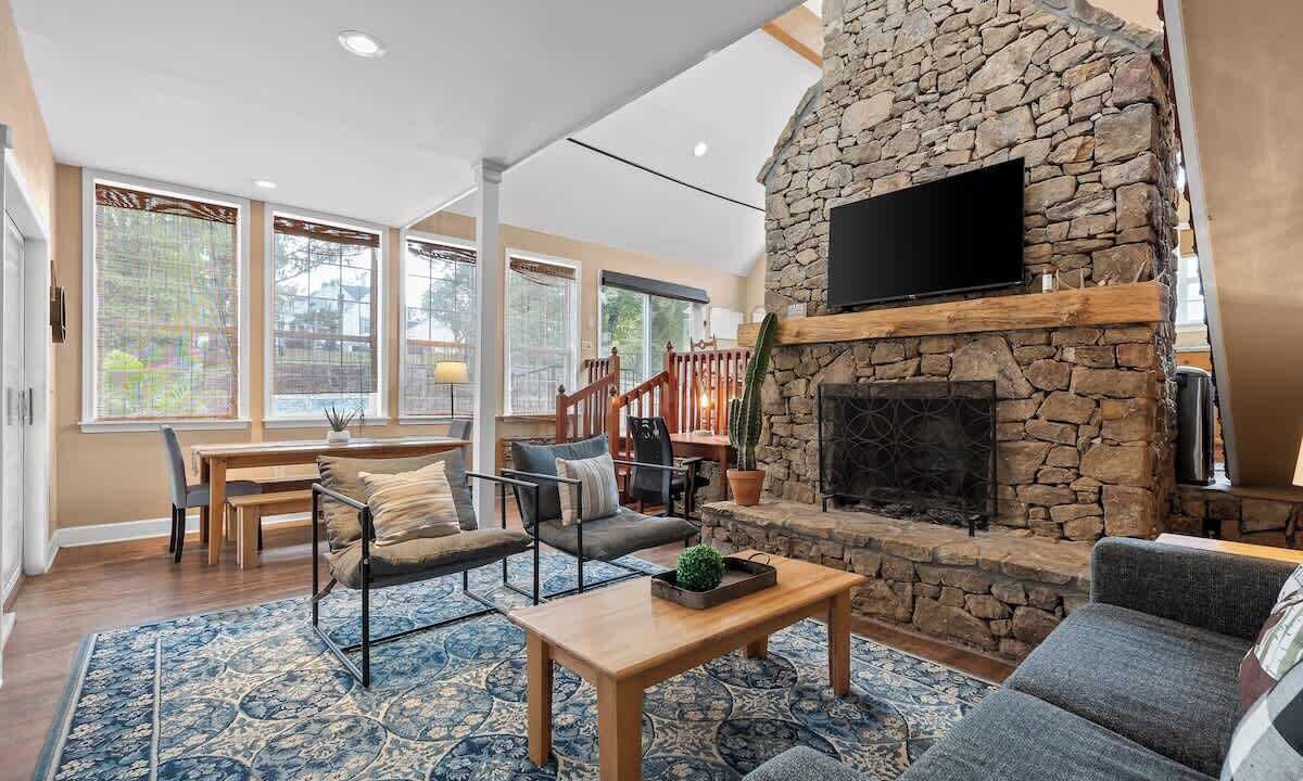 Photo of Livingroom in Lookout Valley Neighborhood Association