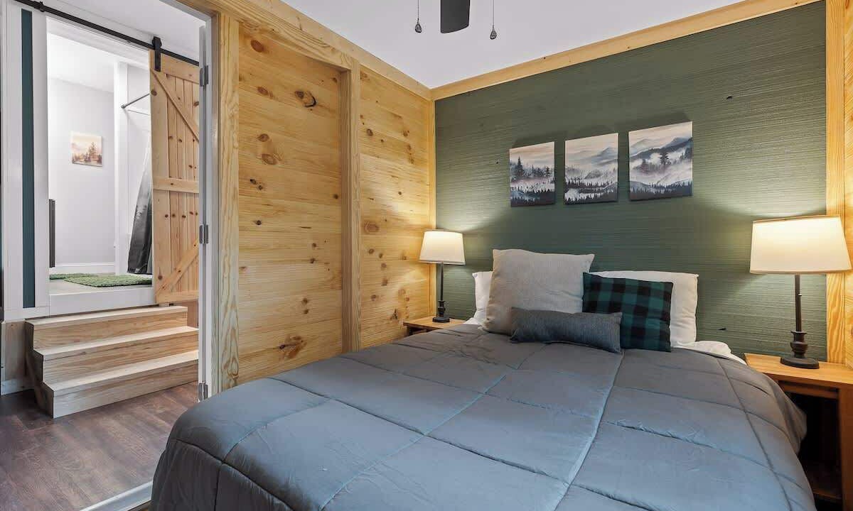 Photo of Bedroom in Lookout Valley Neighborhood Association