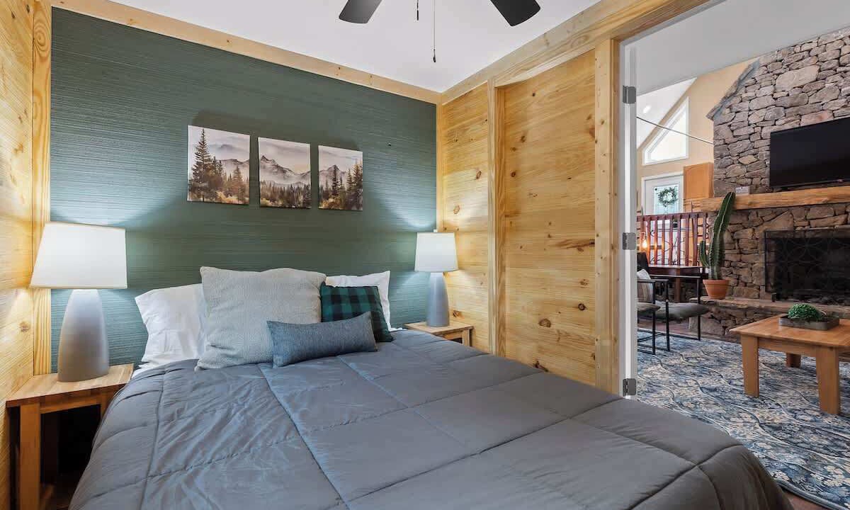 Photo of Bedroom in Lookout Valley Neighborhood Association
