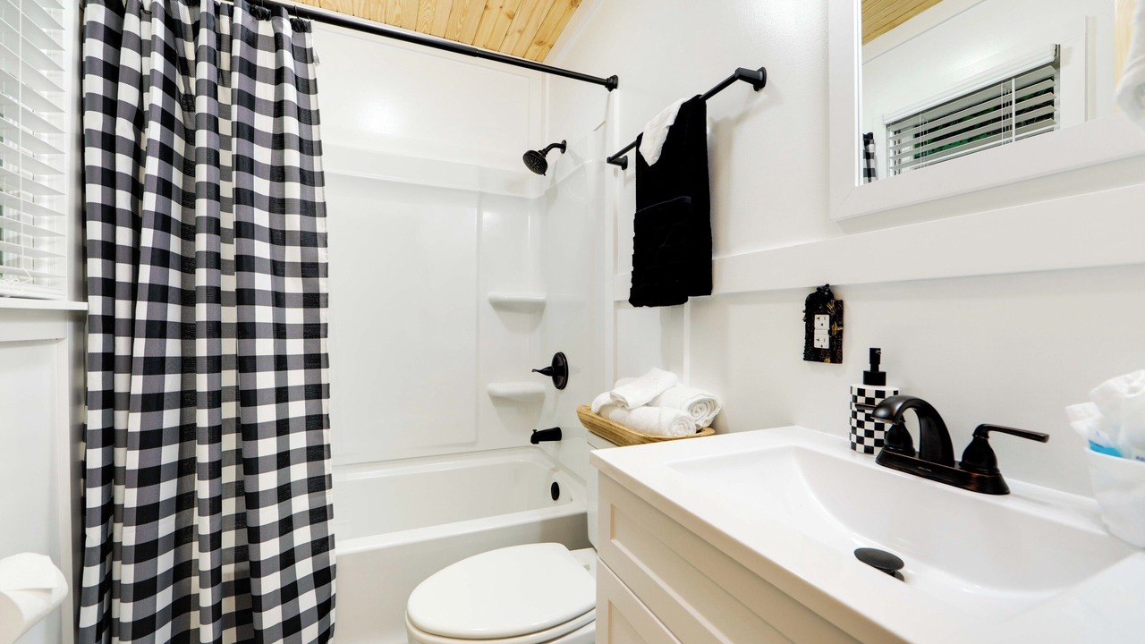 Photo of Bathroom in Balsam