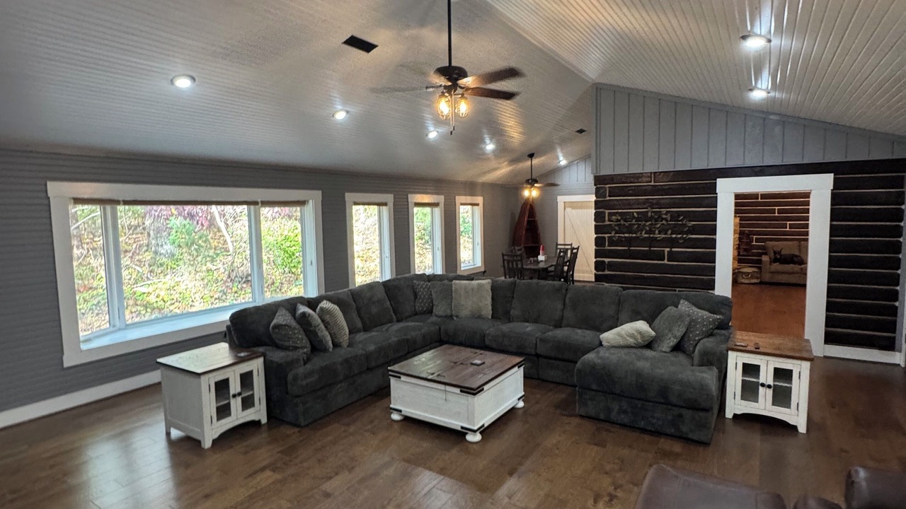 Photo of Livingroom in Birdseye