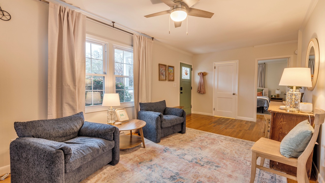 Photo of Livingroom in Travelers Rest