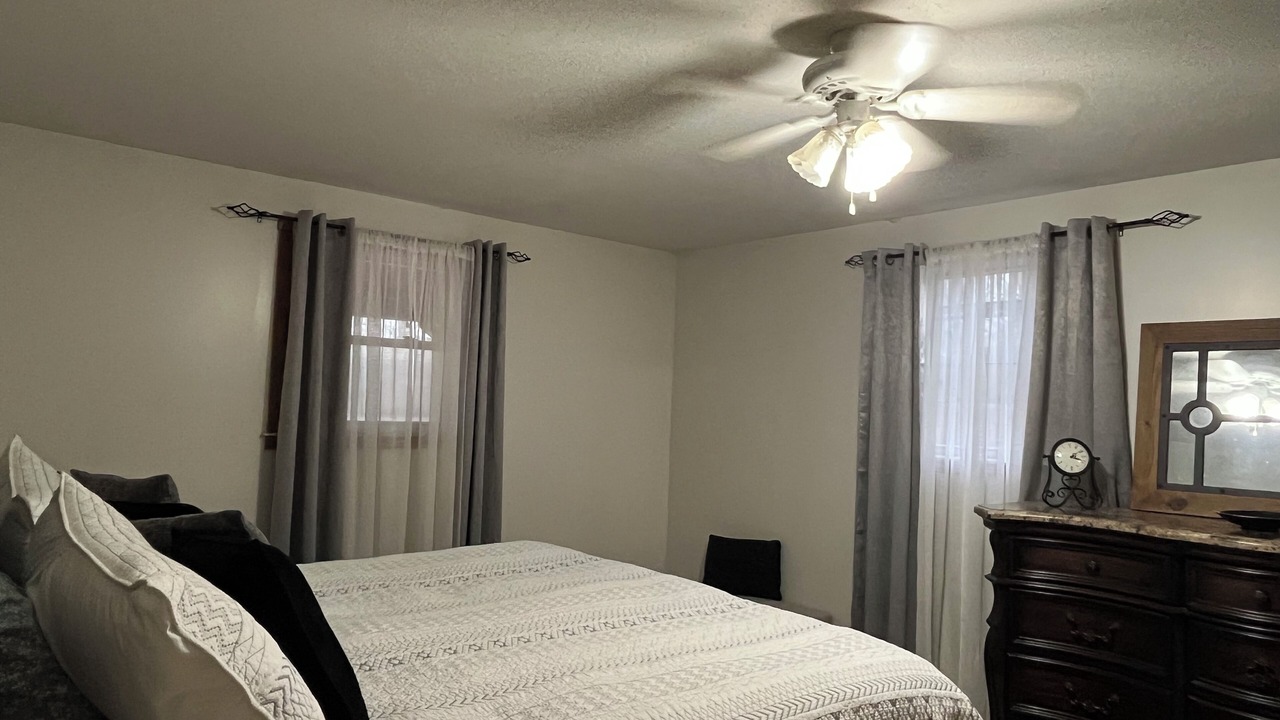 Photo of Bedroom in Clay City