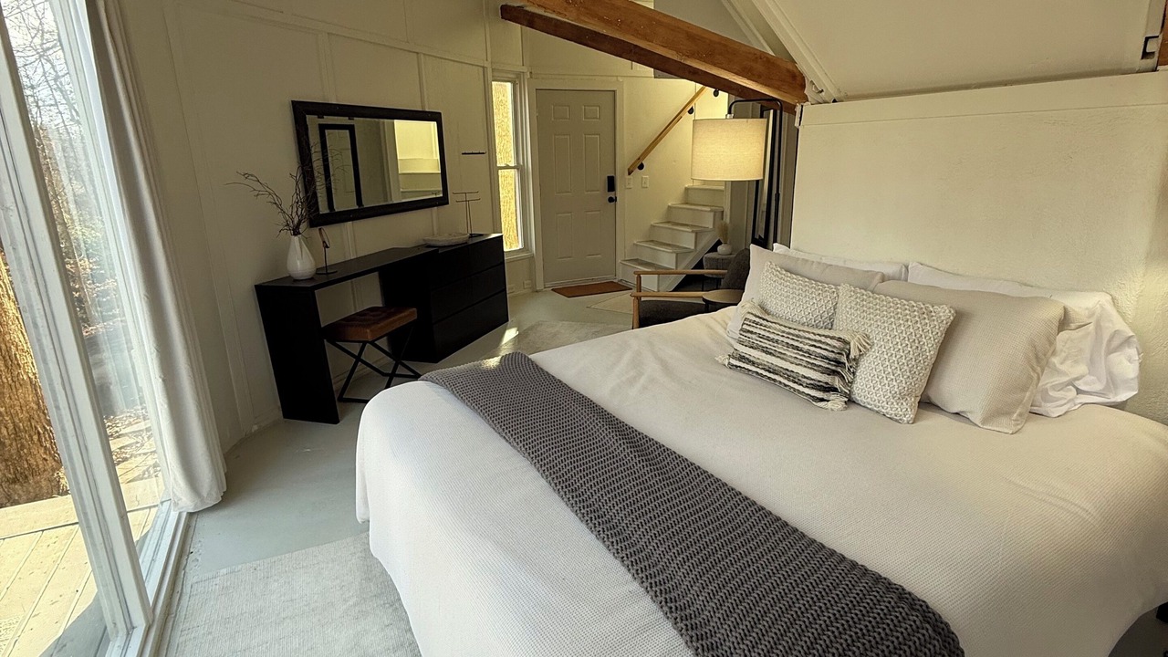 Photo of Bedroom in Jonesville