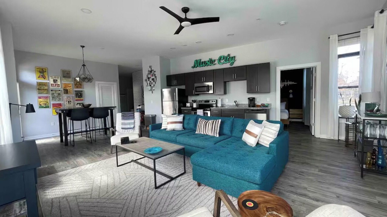 Photo of Livingroom in Hillsboro Village