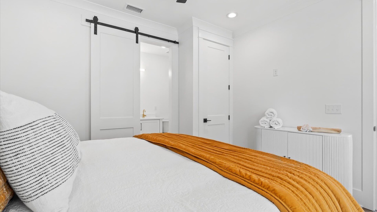 Photo of Bedroom in Long Beach