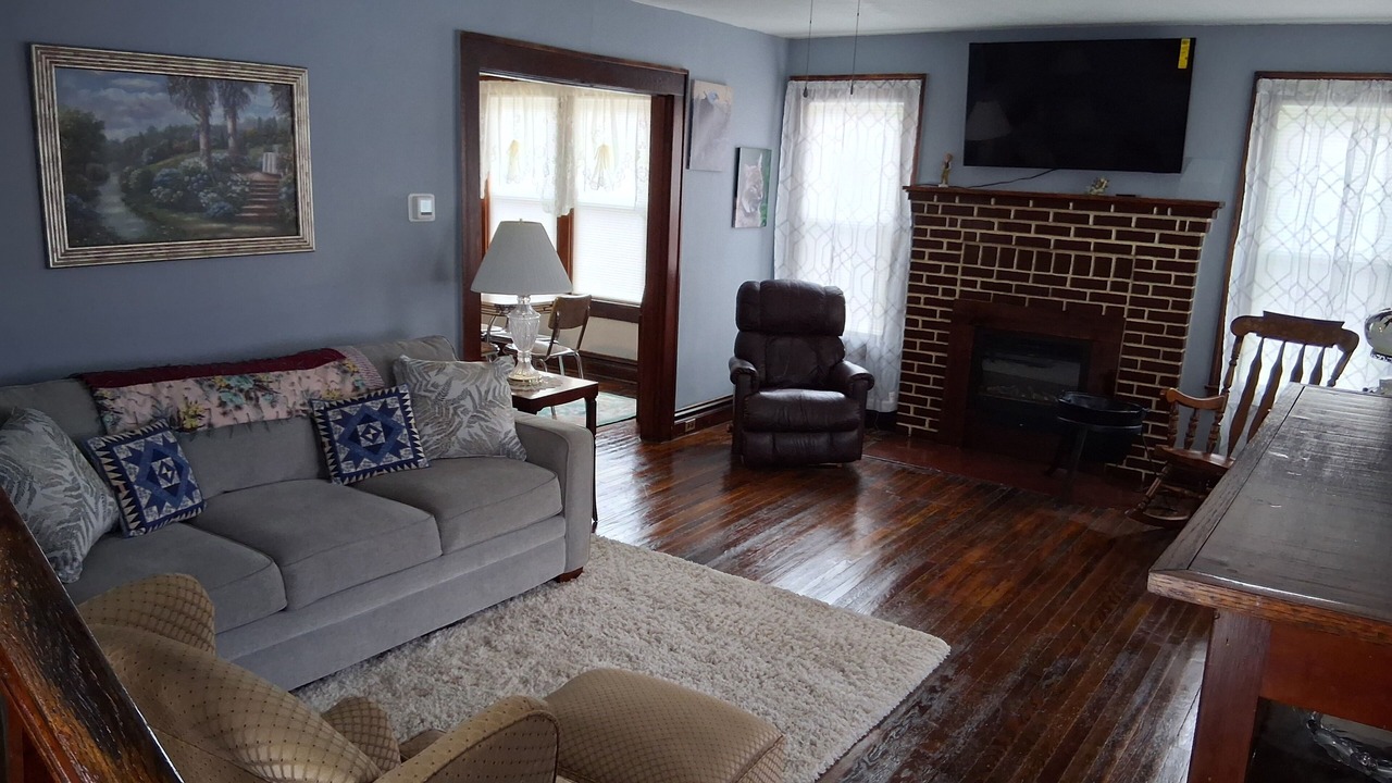 Photo of Livingroom in Greenbrier River