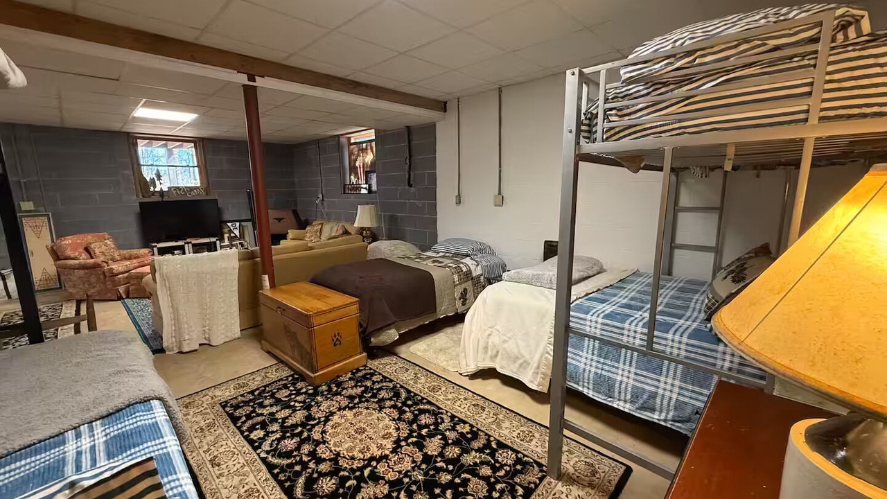 Photo of Bedroom in Saluda