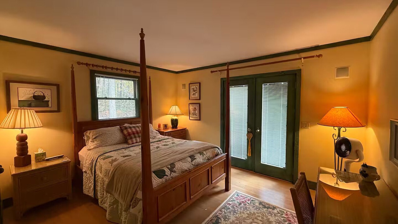 Photo of Bedroom in Saluda