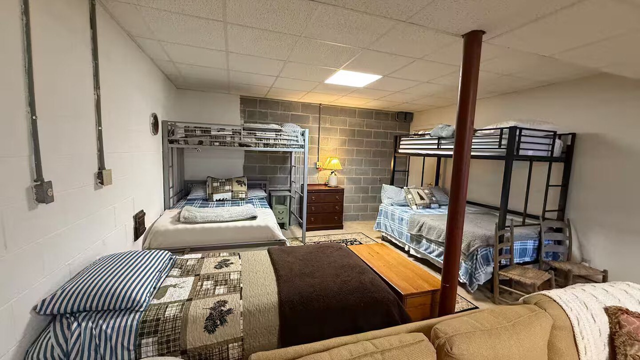 Photo of Bedroom in Saluda
