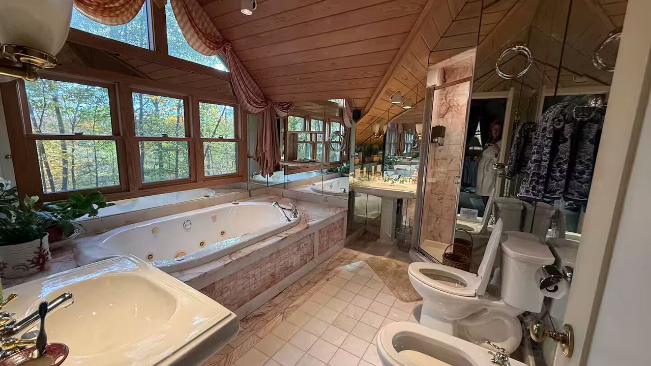 Photo of Bathroom in Saluda