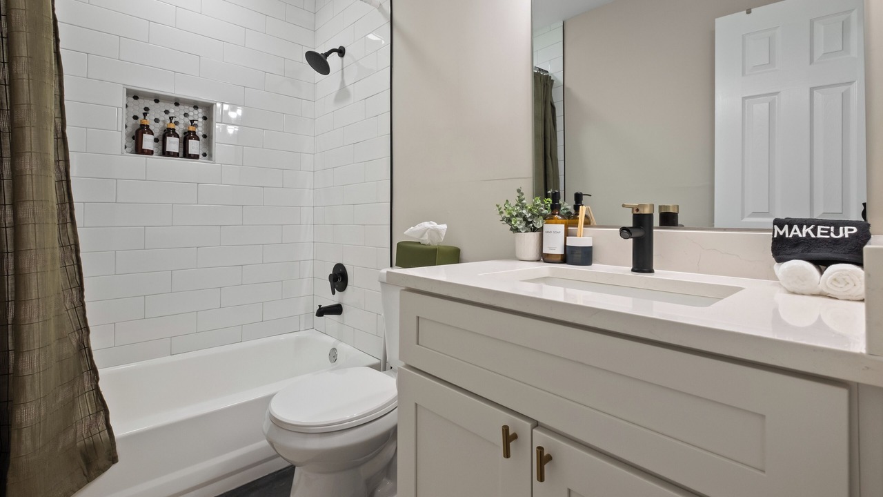 Photo of Bathroom in Mosby