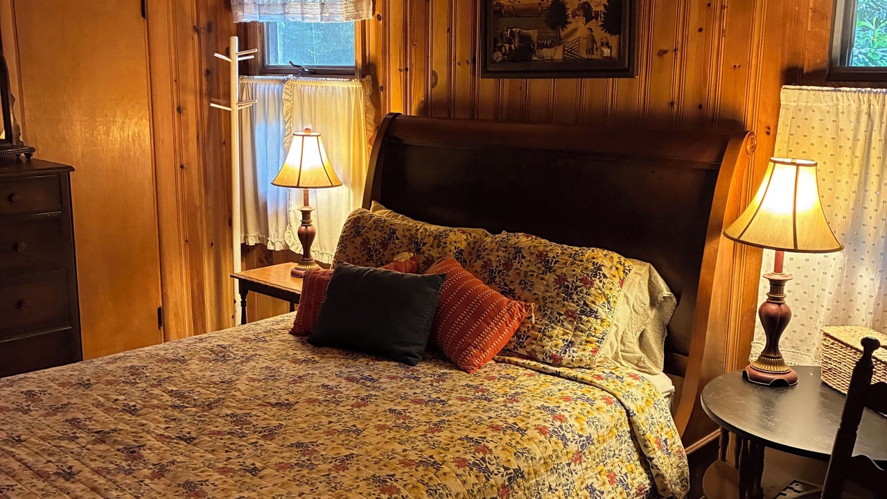 Photo of Bedroom in Balsam