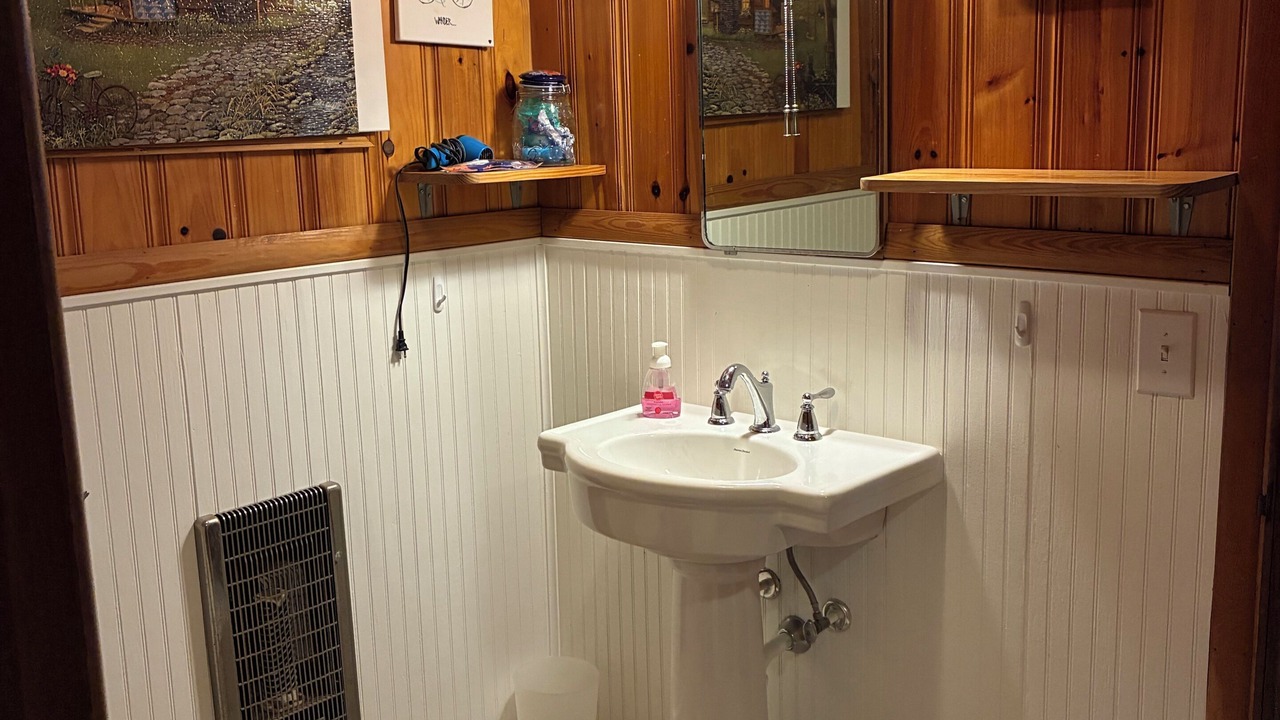 Photo of Bathroom in Balsam